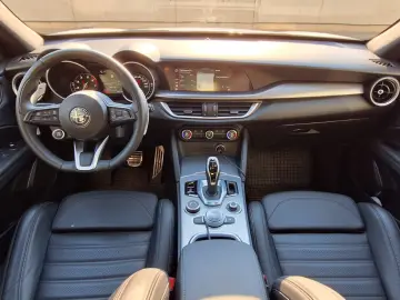Alfa Romeo Stelvio 2.0T Q4 AT8