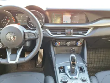 Alfa Romeo Stelvio 2.0T Q4 AT8