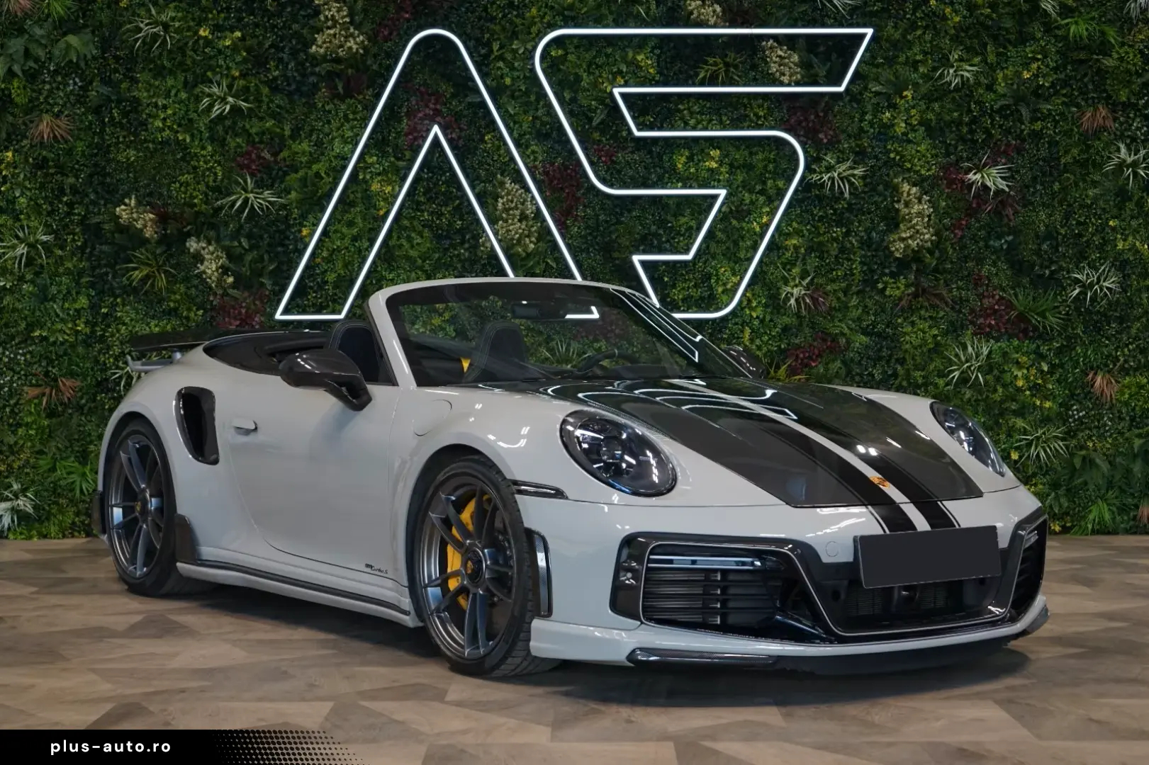 Porsche 911 Turbo S CABRIO TECHART AKRAPOVIC