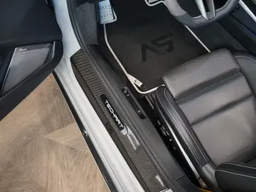 Porsche 911 Turbo S CABRIO TECHART AKRAPOVIC