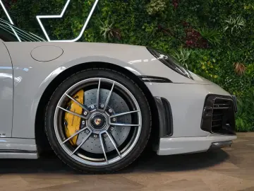 Porsche 911 Turbo S CABRIO TECHART AKRAPOVIC
