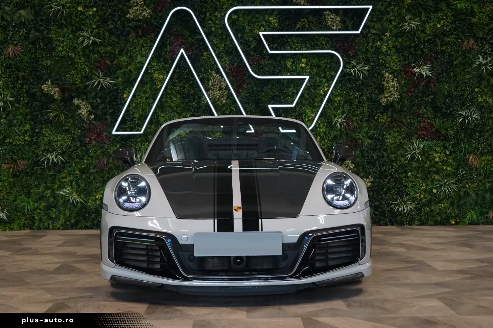 Porsche 911 Turbo S CABRIO TECHART AKRAPOVIC