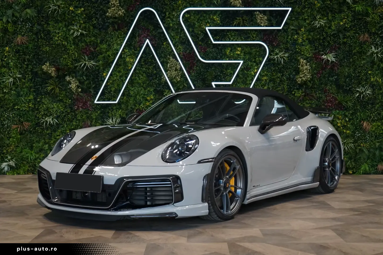 Porsche 911 Turbo S CABRIO TECHART AKRAPOVIC