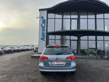 VOLKSWAGEN PASSAT    AUTOMAT