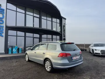 VOLKSWAGEN PASSAT    AUTOMAT