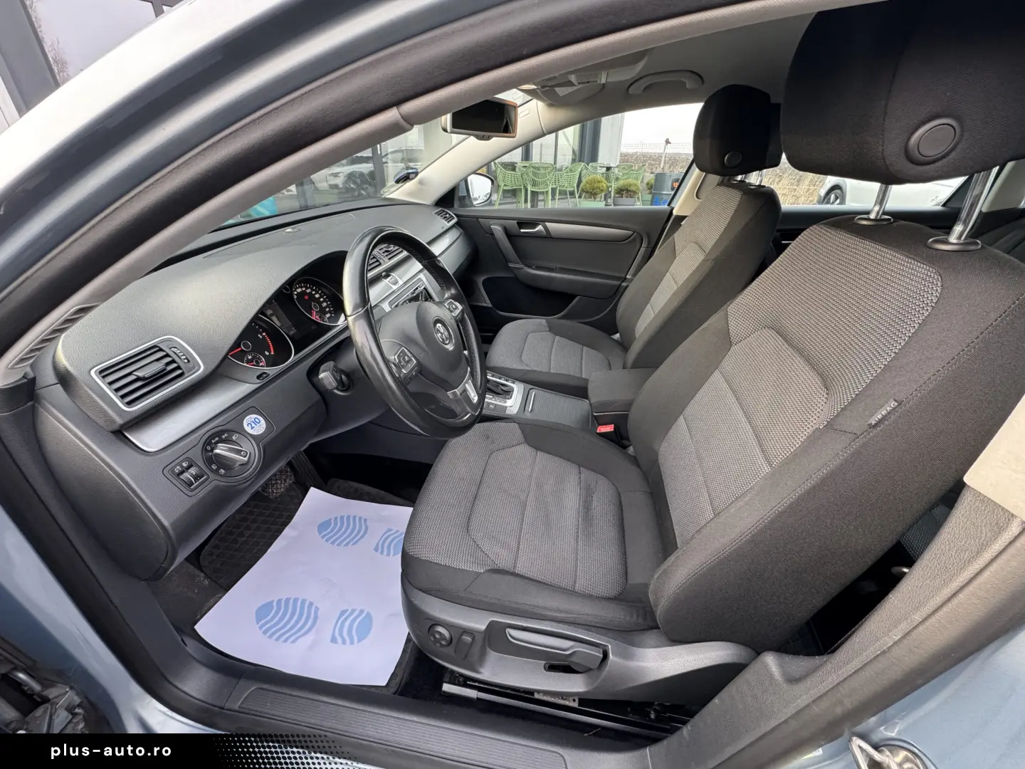 VOLKSWAGEN PASSAT    AUTOMAT