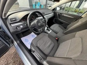 VOLKSWAGEN PASSAT    AUTOMAT