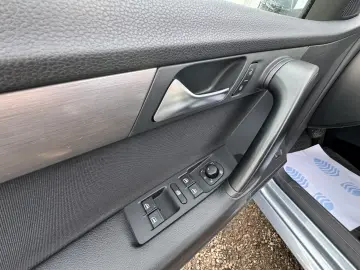 VOLKSWAGEN PASSAT    AUTOMAT