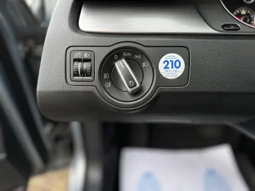 VOLKSWAGEN PASSAT    AUTOMAT