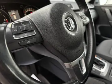 VOLKSWAGEN PASSAT    AUTOMAT