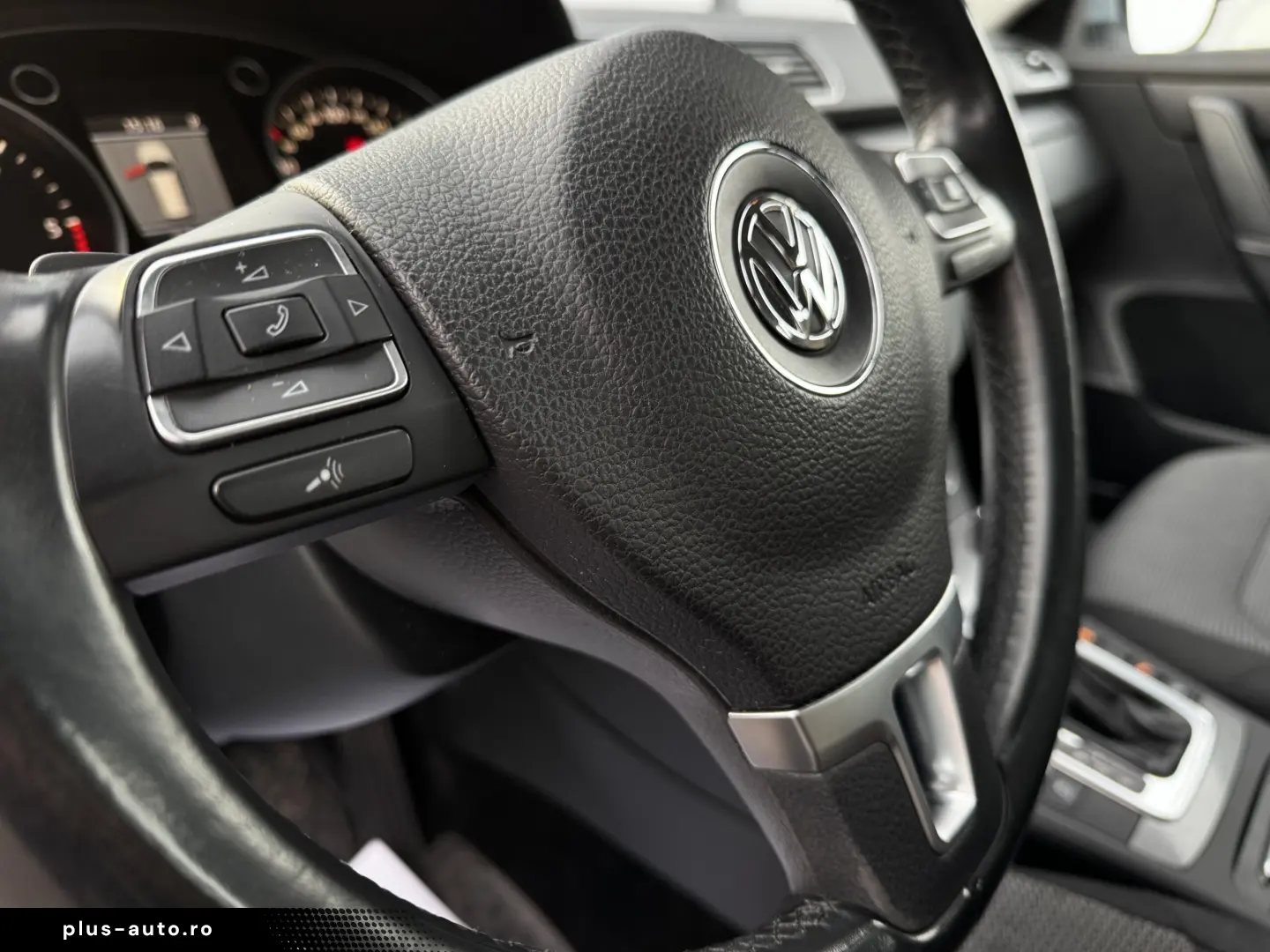 VOLKSWAGEN PASSAT    AUTOMAT