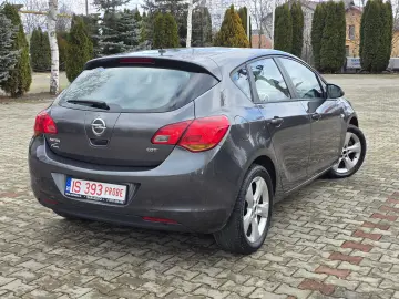 Opel Astra J 2011 1.7 CDTI 110 CP euro 5