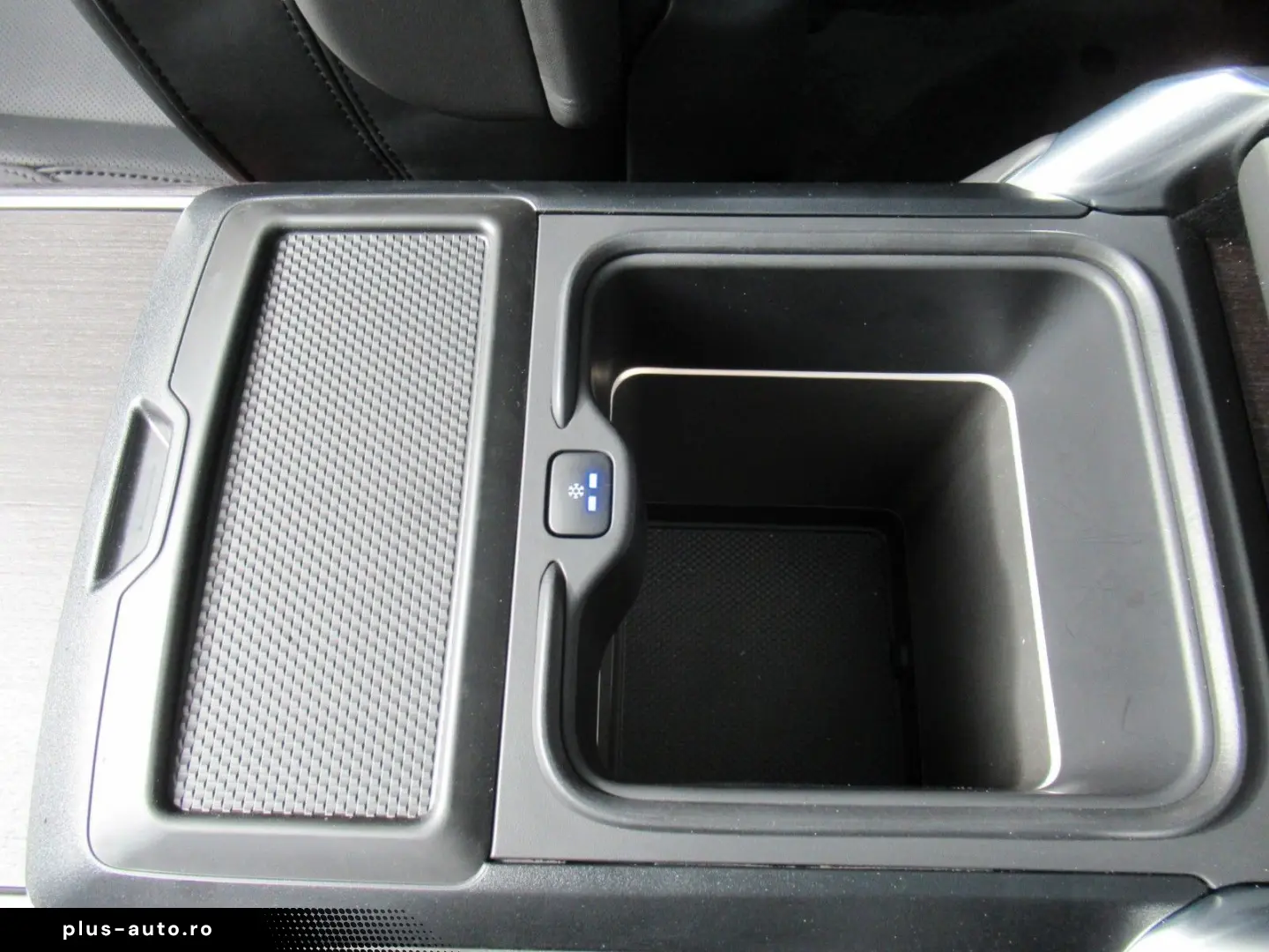 LAND ROVER NEW P460e AUTOBIOGRAPHY SV BESPOKE SHADOW AHK 24