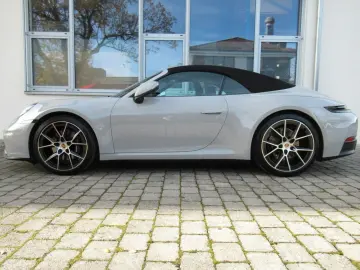 PORSCHE 992 CABRIO EXCL KREIDE CHRONO ABGAS 18W BELÜF 21