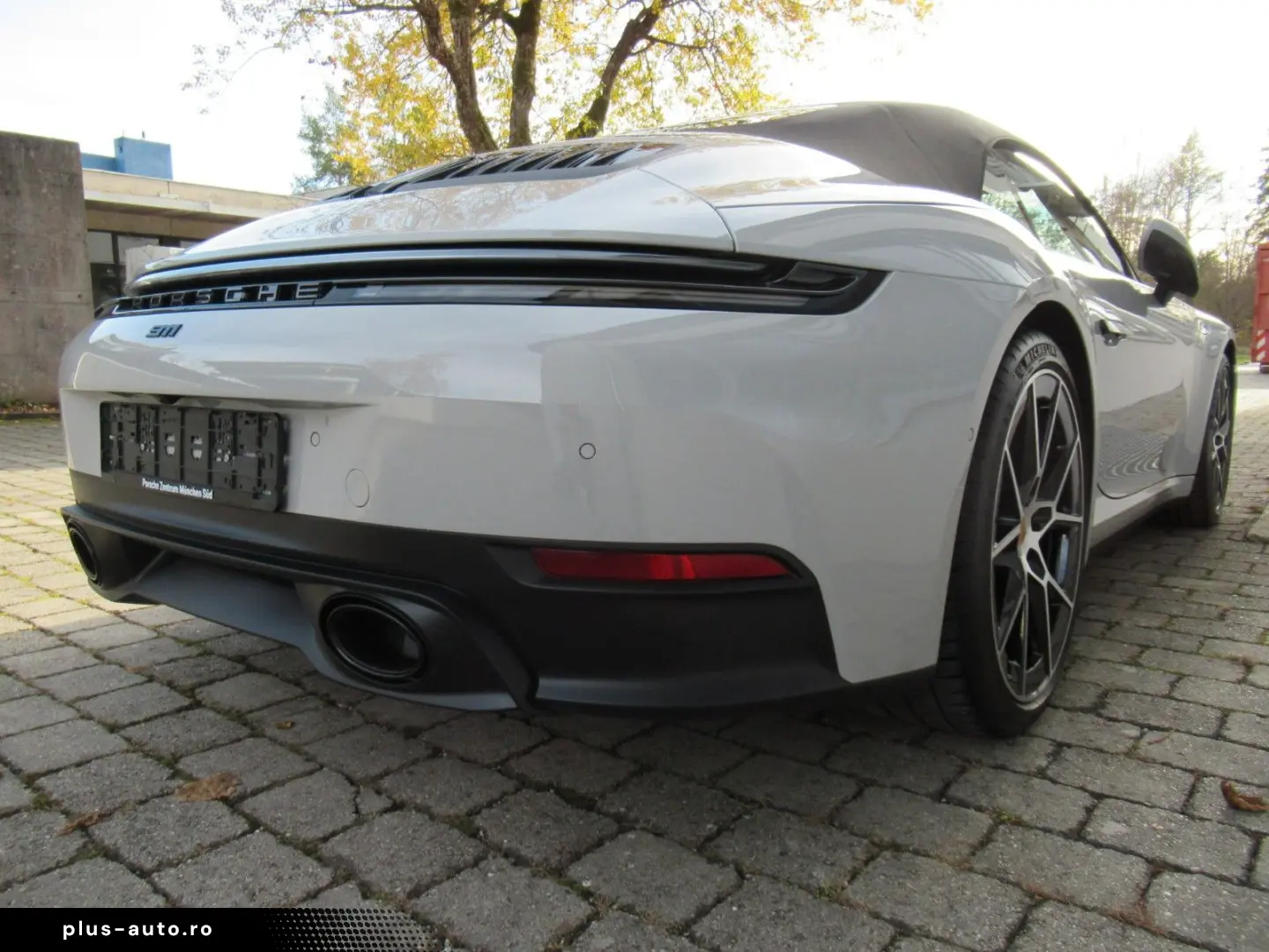 PORSCHE 992 CABRIO EXCL KREIDE CHRONO ABGAS 18W BELÜF 21