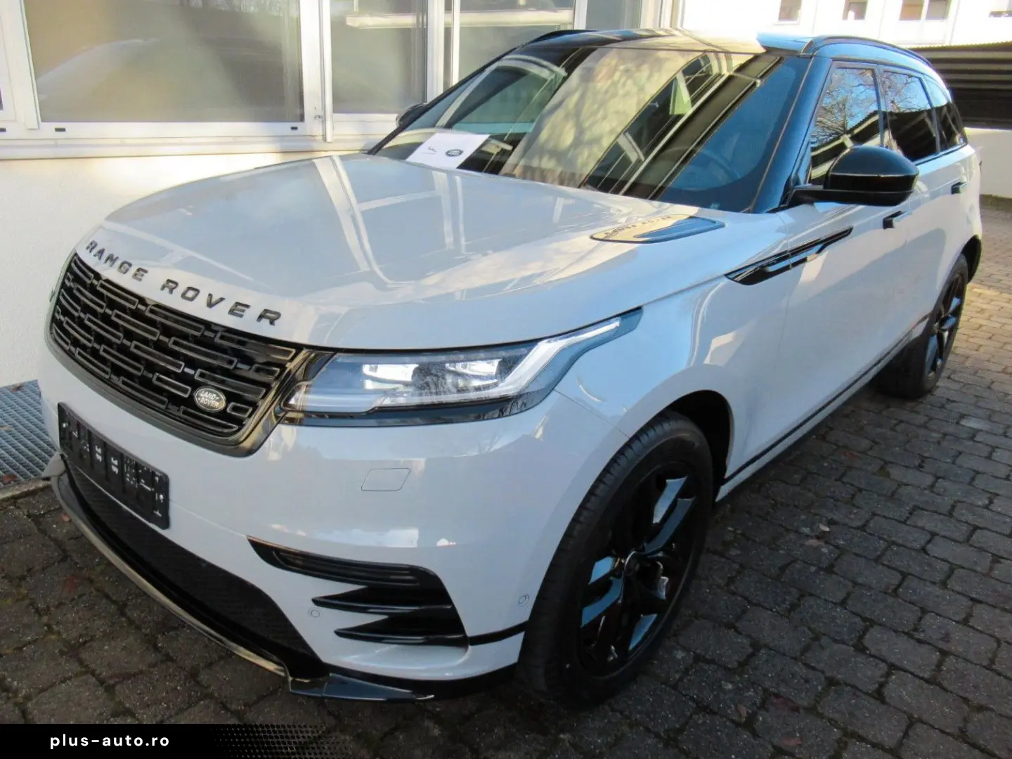 LAND ROVER NEW D300 R-DYN SE HEAD-UP BLACK PANO eAHK UPE