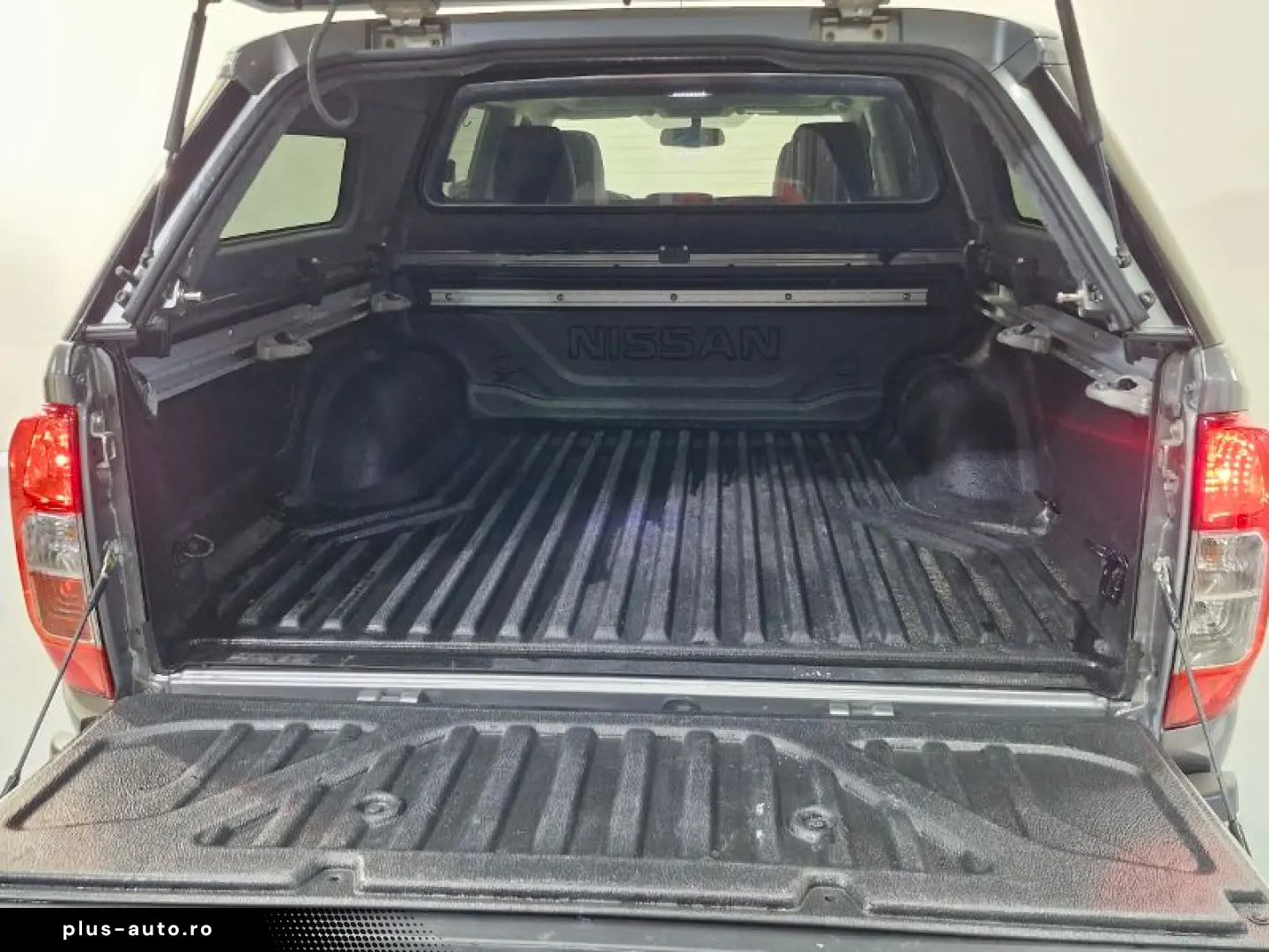 NISSAN NAVARA 2.3 dCi 190CP Tekna Double Cab auto 4WD