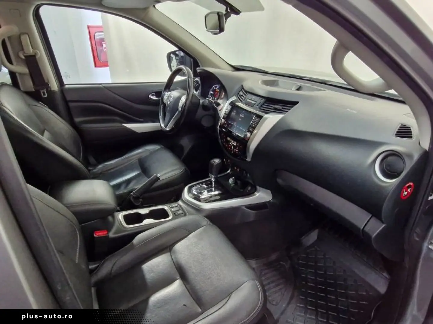 NISSAN NAVARA 2.3 dCi 190CP Tekna Double Cab auto 4WD