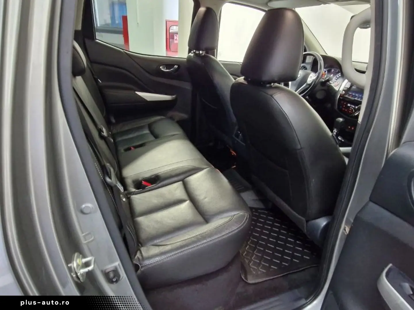 NISSAN NAVARA 2.3 dCi 190CP Tekna Double Cab auto 4WD