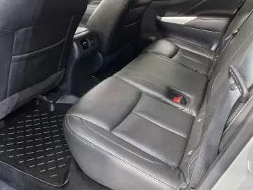 NISSAN NAVARA 2.3 dCi 190CP Tekna Double Cab auto 4WD