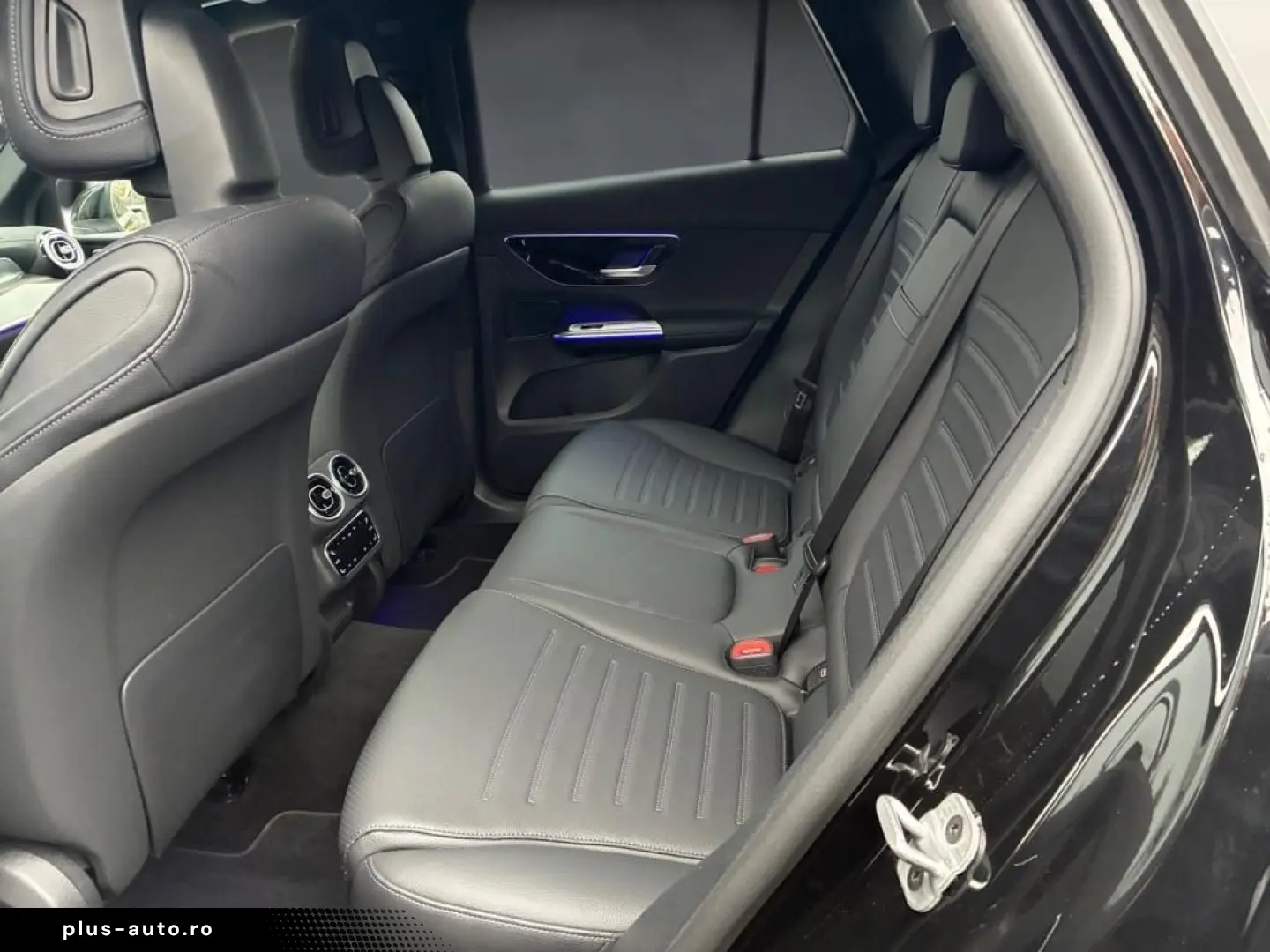 MERCEDES-BENZ GLC 300 4M AMG NAVI PANO AHK Kamera MB&hellip;