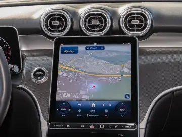 MERCEDES-BENZ GLC 200 4MATIC Coupé ACC LED Navi Pano&hellip;