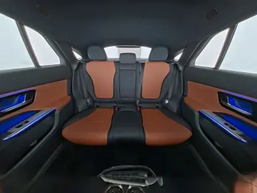 MERCEDES-BENZ GLC 200 4M AMG AHK Leder Braun Pano MEMORY