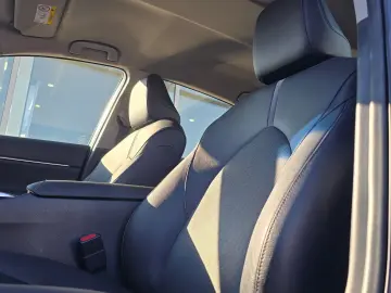 Toyota Camry Hybrid 2.5 - 218 CP Business