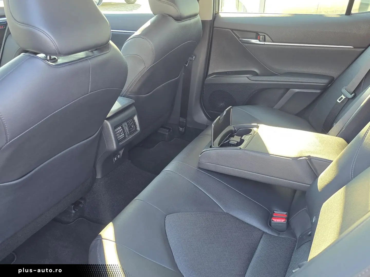 Toyota Camry Hybrid 2.5 - 218 CP Business