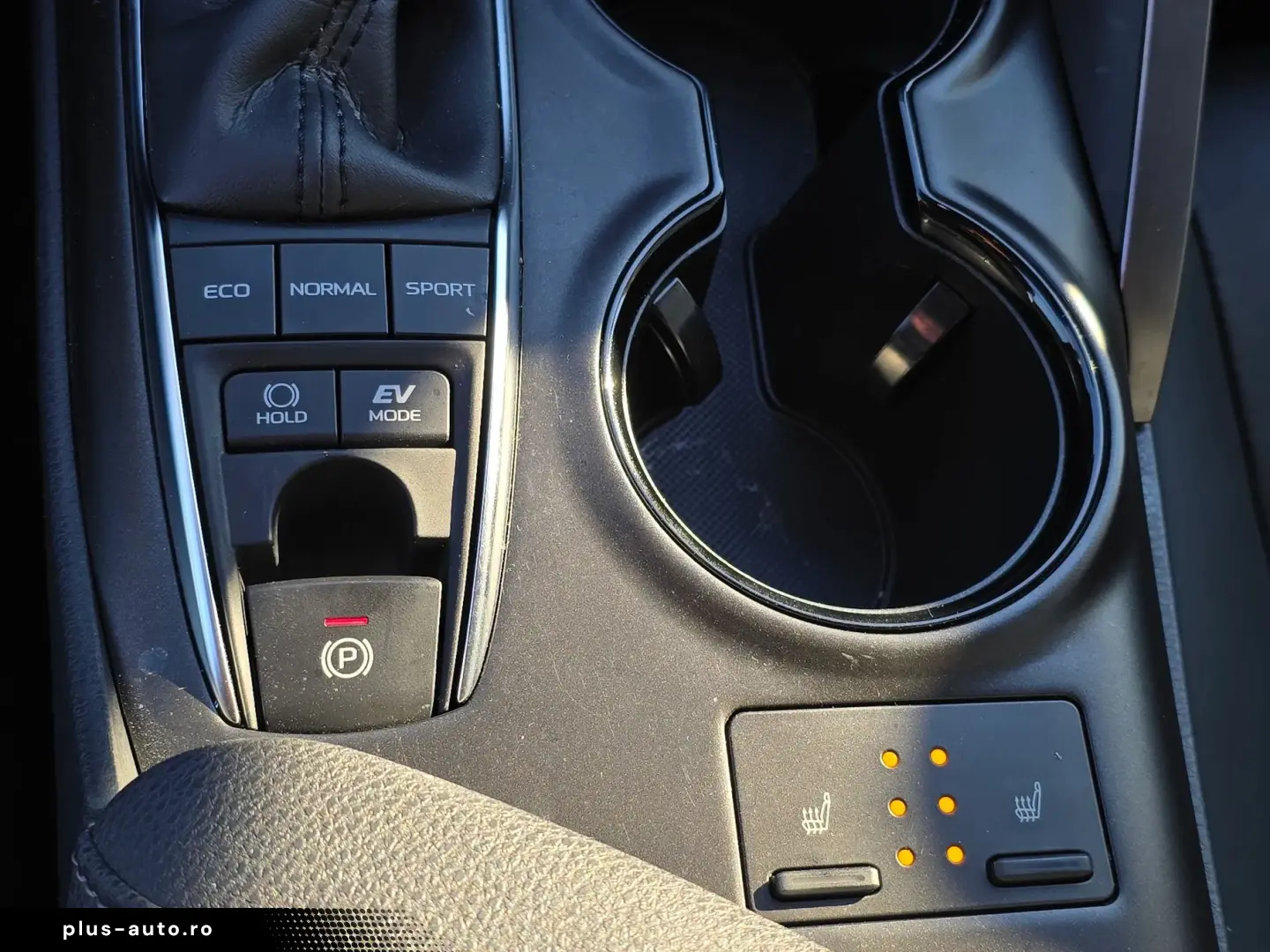 Toyota Camry Hybrid 2.5 - 218 CP Business