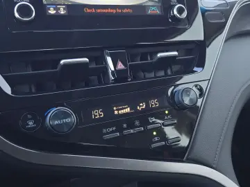 Toyota Camry Hybrid 2.5 - 218 CP Business