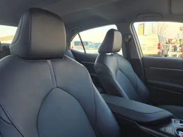 Toyota Camry Hybrid 2.5 - 218 CP Business