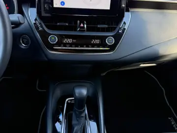 Toyota Corolla Eco 1.8 Hybrid 140 cp