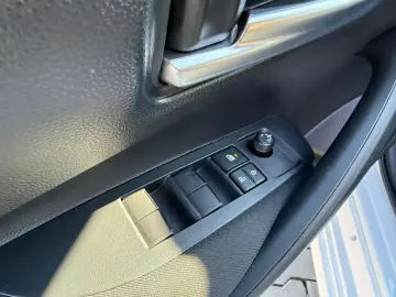 Toyota Corolla Eco 1.8 Hybrid 140 cp