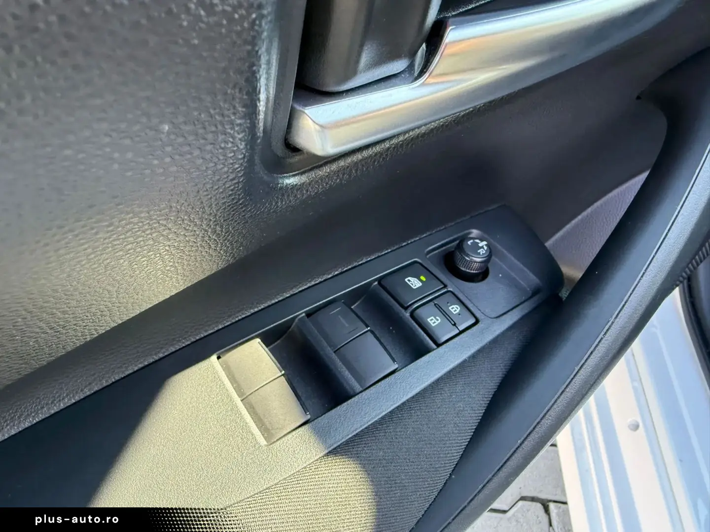 Toyota Corolla Eco 1.8 Hybrid 140 cp