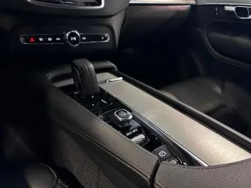 VOLVO XC 90 R Design  1.Hd   SHgpfl.   LED   DAB Radio