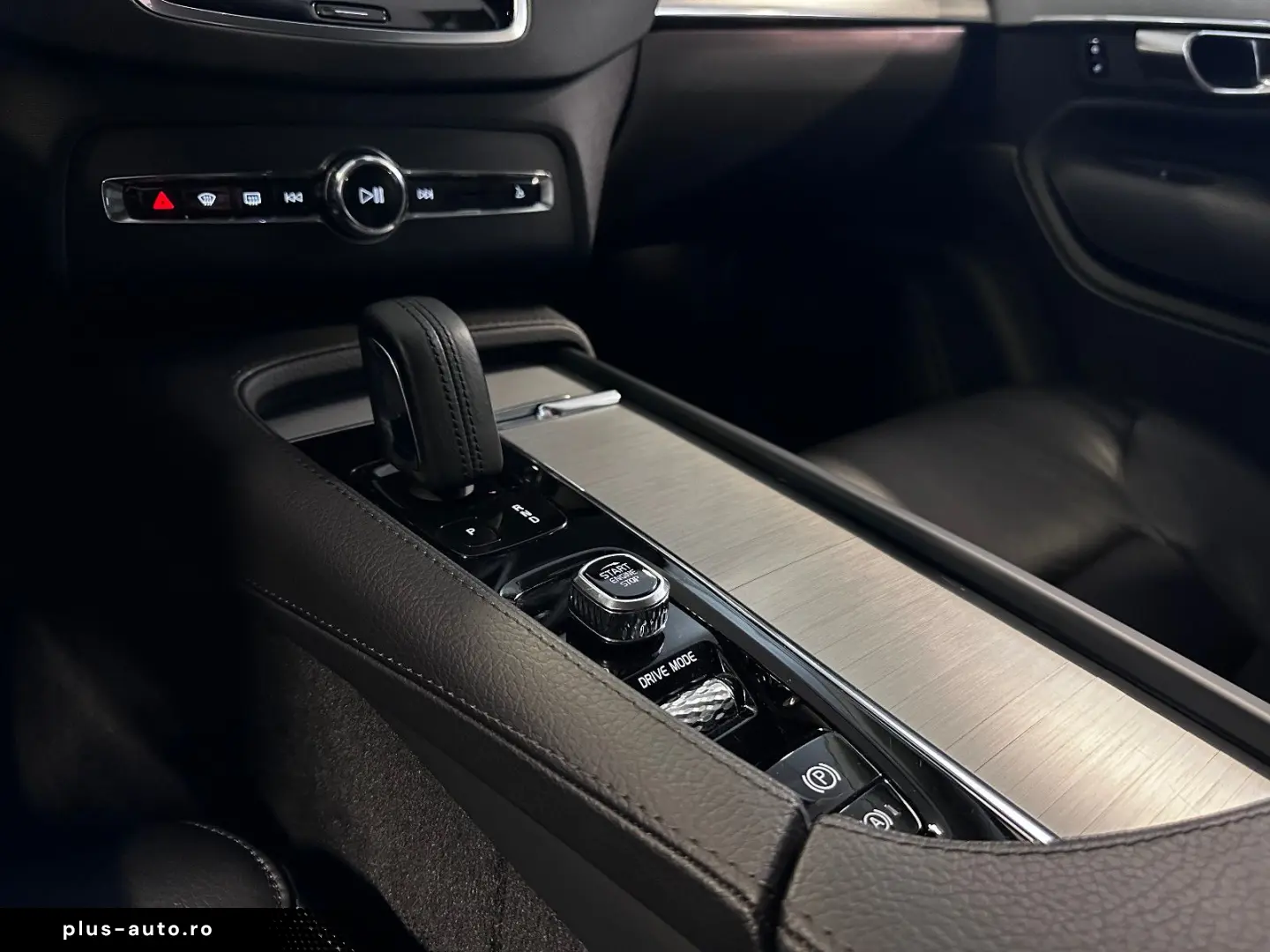 VOLVO XC 90 R Design  1.Hd   SHgpfl.   LED   DAB Radio