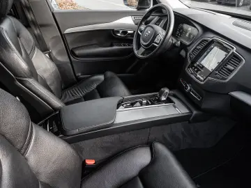 VOLVO XC90 T8 AWD Inscription Expression Plug-In Head