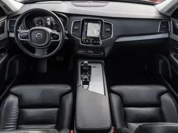 VOLVO XC90 T8 AWD Inscription Expression Plug-In Head