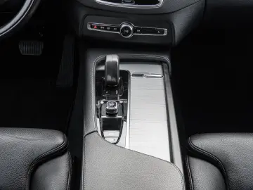 VOLVO XC90 T8 AWD Inscription Expression Plug-In Head