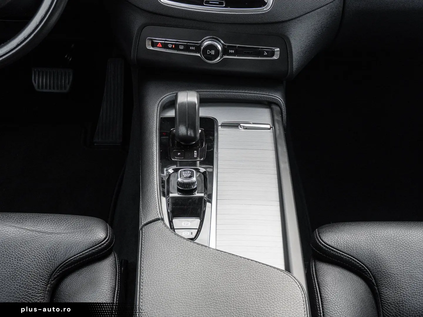 VOLVO XC90 T8 AWD Inscription Expression Plug-In Head