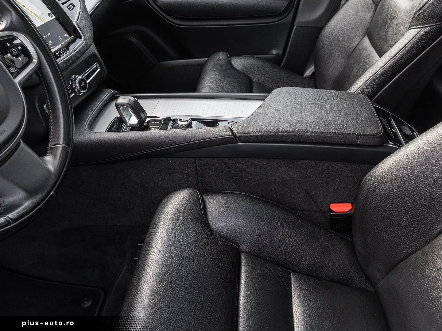 VOLVO XC90 T8 AWD Inscription Expression Plug-In Head