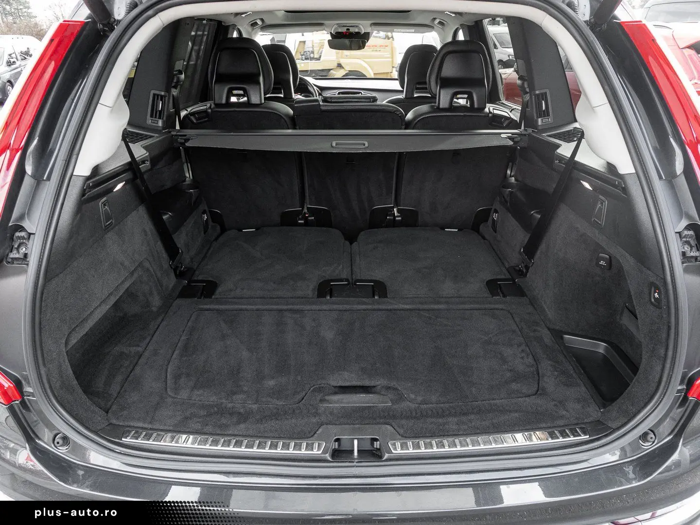 VOLVO XC90 T8 AWD Inscription Expression Plug-In Head