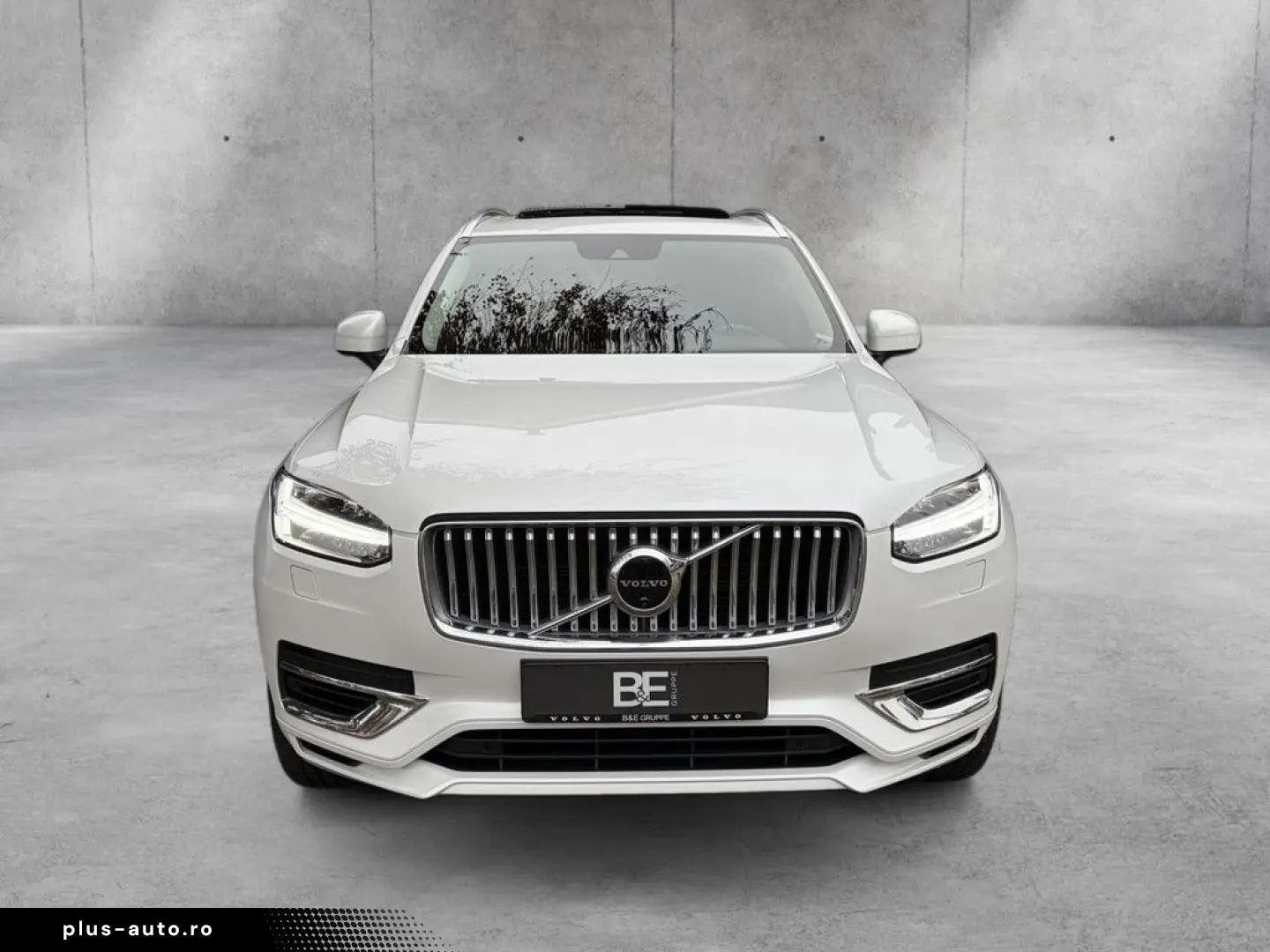 VOLVO XC90 T8 AWD Recharge Plug-In Hybrid Expression