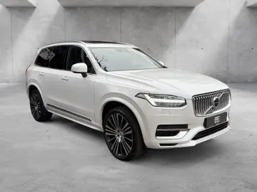 VOLVO XC90 T8 AWD Recharge Plug-In Hybrid Expression