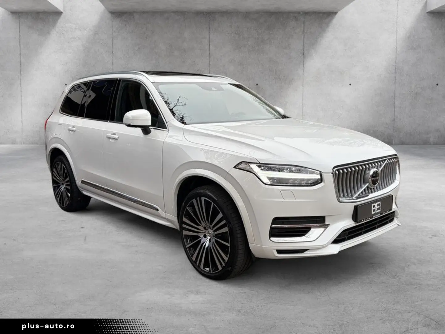 VOLVO XC90 T8 AWD Recharge Plug-In Hybrid Expression