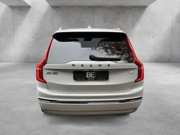 VOLVO XC90 T8 AWD Recharge Plug-In Hybrid Expression