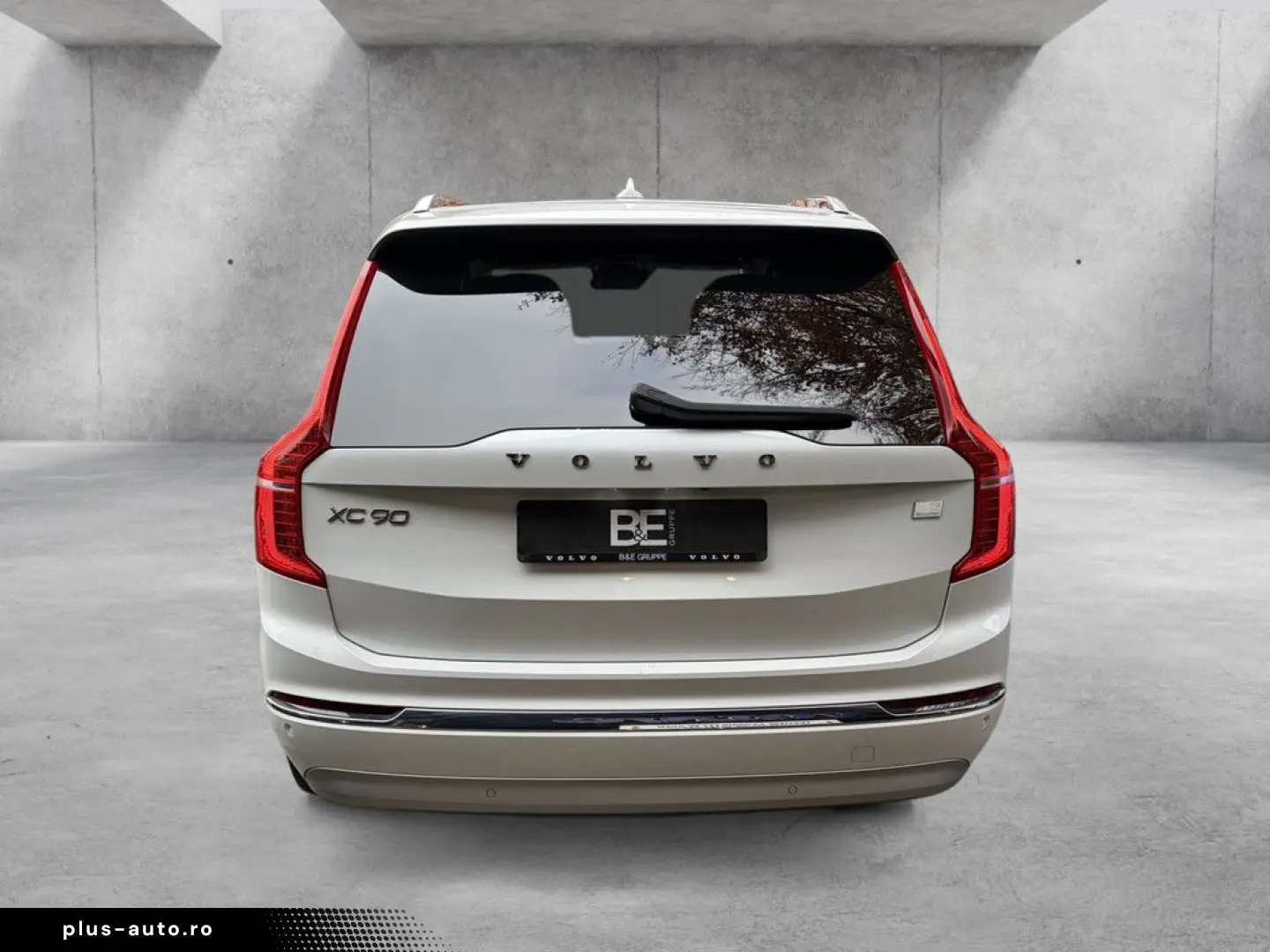 VOLVO XC90 T8 AWD Recharge Plug-In Hybrid Expression