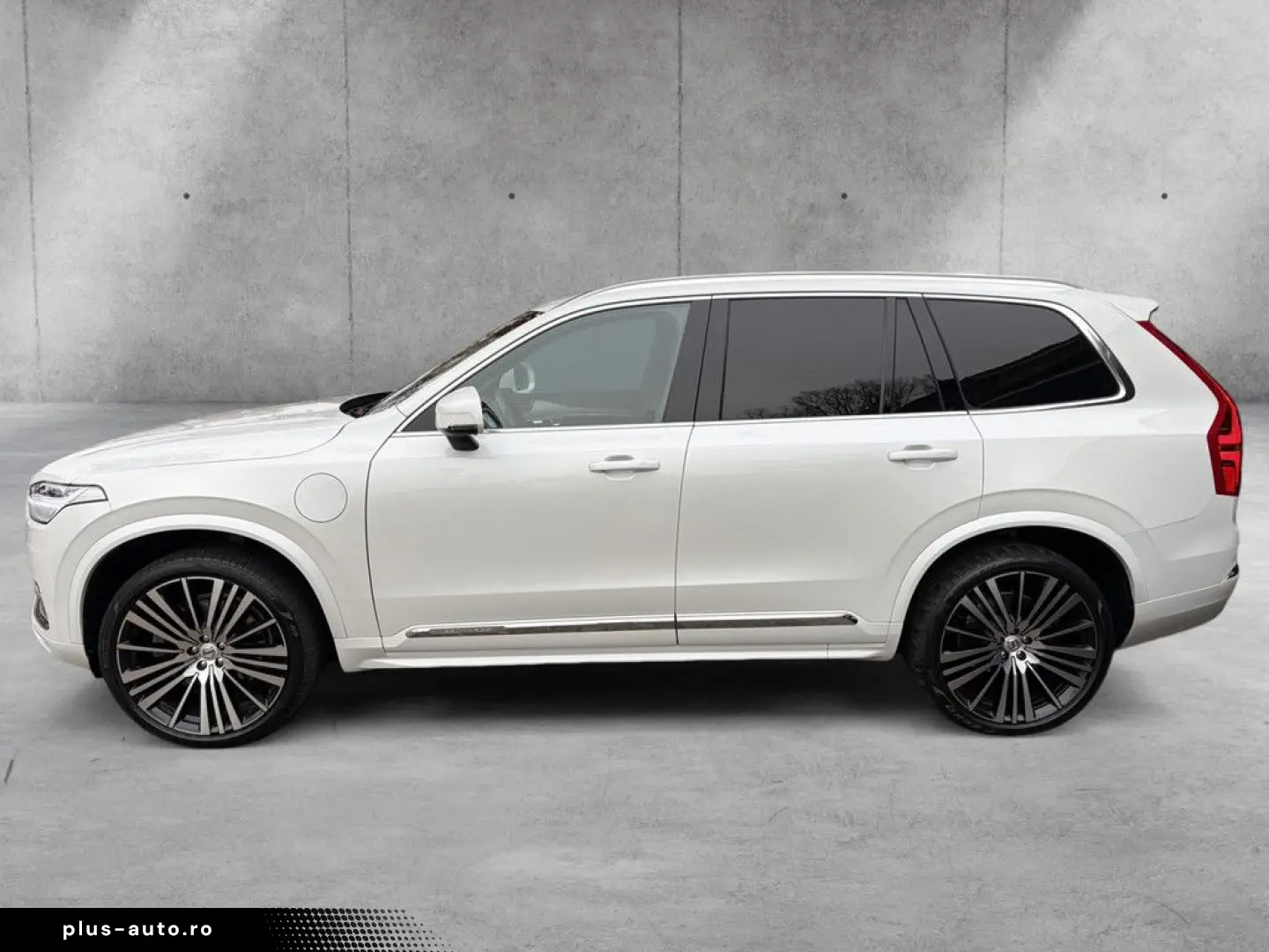 VOLVO XC90 T8 AWD Recharge Plug-In Hybrid Expression