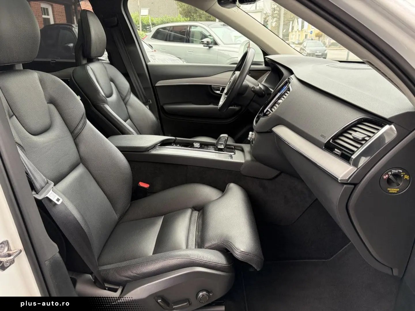 VOLVO XC90 T8 AWD Recharge Plug-In Hybrid Expression